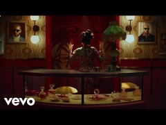 Selena Gomez & DJ Snake - Selfish Love
